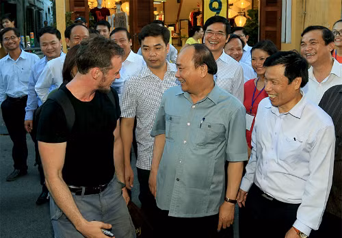 "Bớt củi đáy nồi" và lời xin lỗi chân thành của Thủ tướng! ảnh 2