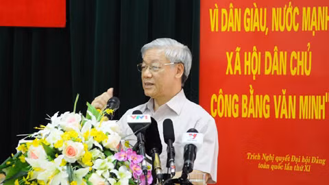 Lòng Dân với Đảng không nằm ở từ ngữ, văn bản khô cứng, sáo mòn ảnh 1