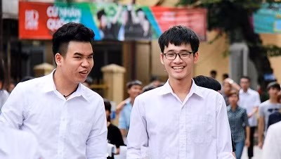 Áp dụng thi trắc nghiệm Toán và các môn Khoa học xã hội có nên không? (Ảnh: vietnamnet.vn).