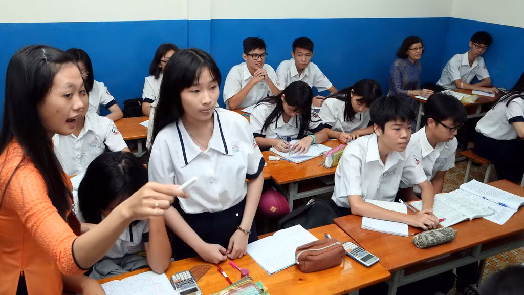Một ngày đẹp trời, quan bỗng xuống làm dân ảnh 3