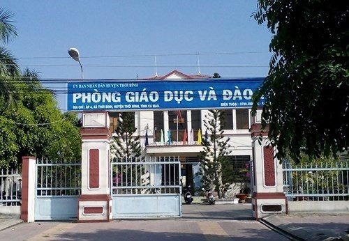 Đến nay, ngành Giáo dục huyện Thới Bình còn nợ 4,2 tỷ đồng lương giáo viên. Đến nay, ngành Giáo dục huyện Thới Bình còn nợ 4,2 tỷ đồng lương giáo viên.