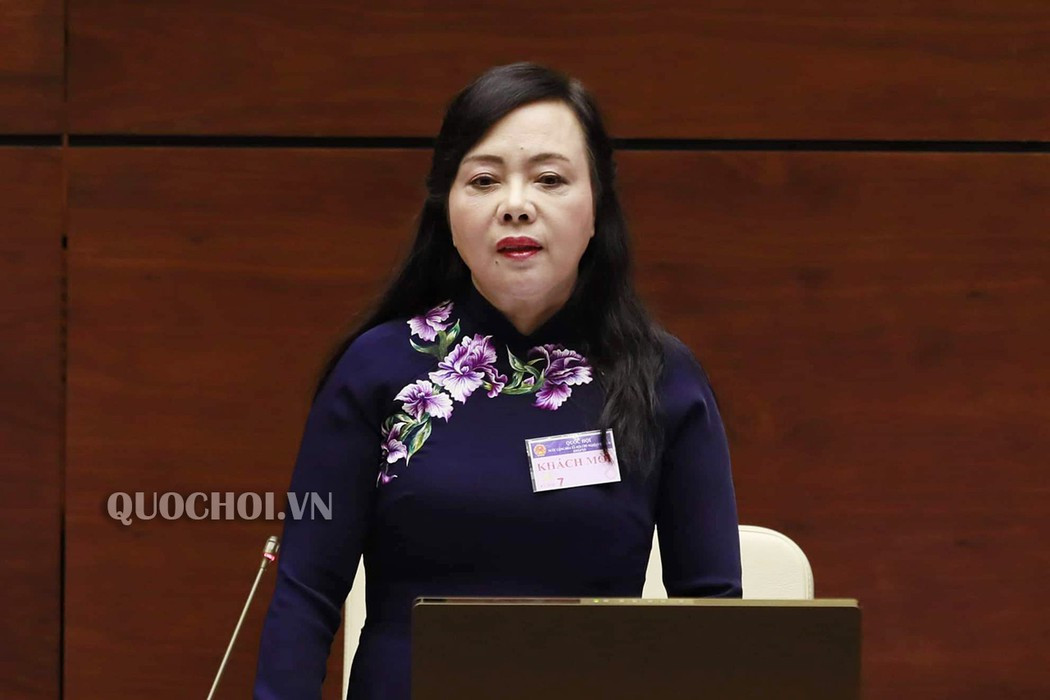 Quốc hội tiến hành các thủ tục miễn nhiệm đối với Bộ trưởng Nguyễn Thị Kim Tiến vào cuối kỳ họp thứ 8 Quốc hội khóa XIV. ảnh: quochoi.vn Quốc hội tiến hành các thủ tục miễn nhiệm đối với Bộ trưởng Nguyễn Thị Kim Tiến vào cuối kỳ họp thứ 8 Quốc hội khóa XIV. ảnh: quochoi.vn