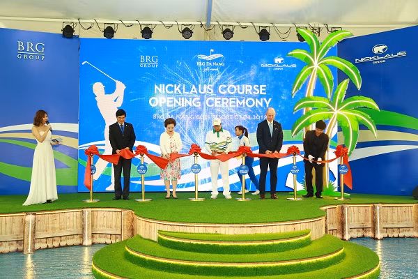 BRG Đà Nẵng Golf Resort chào đón sân golf phong cách bờ kè đầu tiên tại Châu Á.