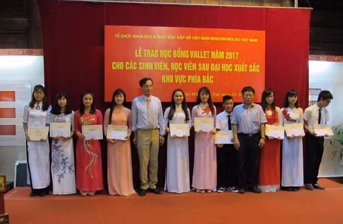 Các bạn sinh viên lên nhận học bổng Vallet khu vực phía Bắc. (Nguồn ảnh: Nhân vật cung cấp)