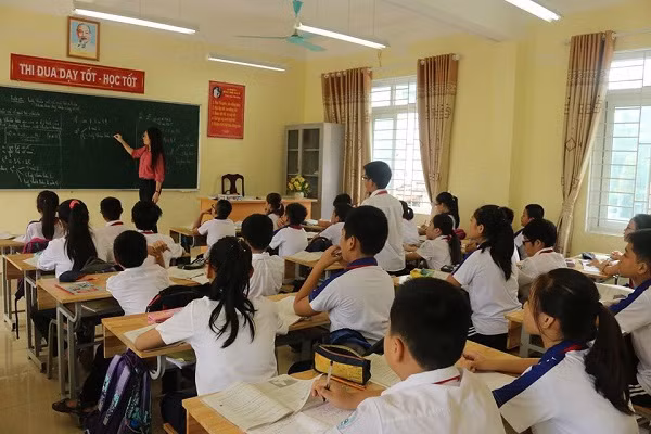 Vị thế của người giáo viên (Ảnh minh họa: hungyentv.vn).