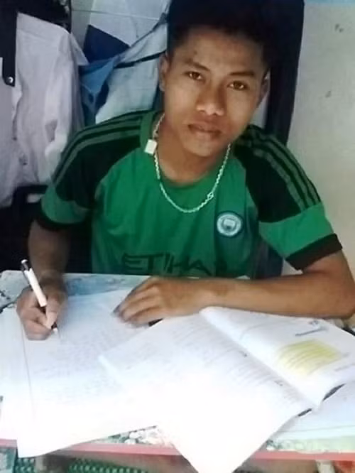 Hàng ngày, Đinh Đường vẫn đang cố gắng học hỏi, trau dồi kiến thức để đóng góp, xây dựng quê hương nơi mình sinh ra.
