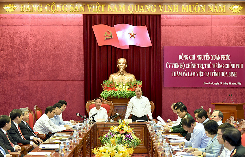 Thủ tướng Nguyễn Xuân Phúc làm việc với lãnh đạo tỉnh Hòa Bình. ảnh: VGP. Thủ tướng Nguyễn Xuân Phúc làm việc với lãnh đạo tỉnh Hòa Bình. ảnh: VGP.