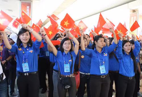 Đại biểu Việt Nam tham gia Liên hoan thanh niên Việt Nam - Trung Quốc lần I, năm 2010 - Ảnh: P.Hậu (báo Thanh Niên)