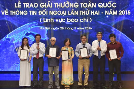 Giải thưởng Toàn quốc về thông tin đối ngoại luôn thu hút được nhiều tác phẩm có giá trị tham dự (ảnh minh họa, nguồn VOV5). Giải thưởng Toàn quốc về thông tin đối ngoại luôn thu hút được nhiều tác phẩm có giá trị tham dự (ảnh minh họa, nguồn VOV5).