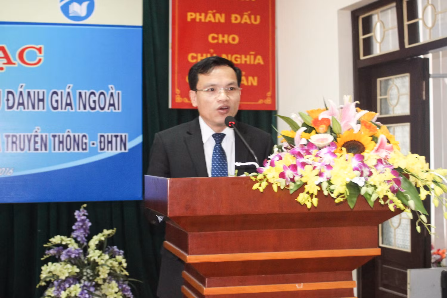 Phó Giáo sư, tiến sĩ Mai Văn Trinh Cục trưởng Cục Khảo thí của Bộ Giáo dục &amp; Đào tạo phát biểu (ảnh Trinh Phúc).