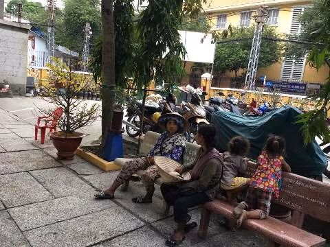 Phần lớn số người ăn xin này có nguồn gốc từ một số khu vực của Campuchia, đến TP.HCM "làm ăn" dịp tết. Phần lớn số người ăn xin này có nguồn gốc từ một số khu vực của Campuchia, đến TP.HCM "làm ăn" dịp tết.