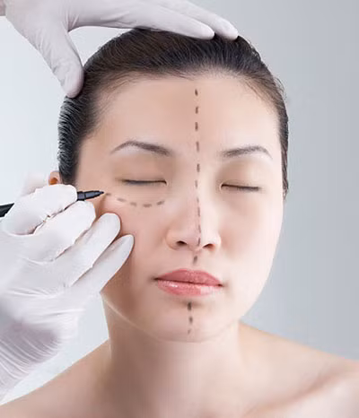 Mê mẩn chiếc cằm thon gọn, nhiều chị em chấp nhận đau và đắt để sang tận Thái chỉnh hình (Ảnh minh họa) Mê mẩn chiếc cằm thon gọn, nhiều chị em chấp nhận đau và đắt để sang tận Thái chỉnh hình (Ảnh minh họa)