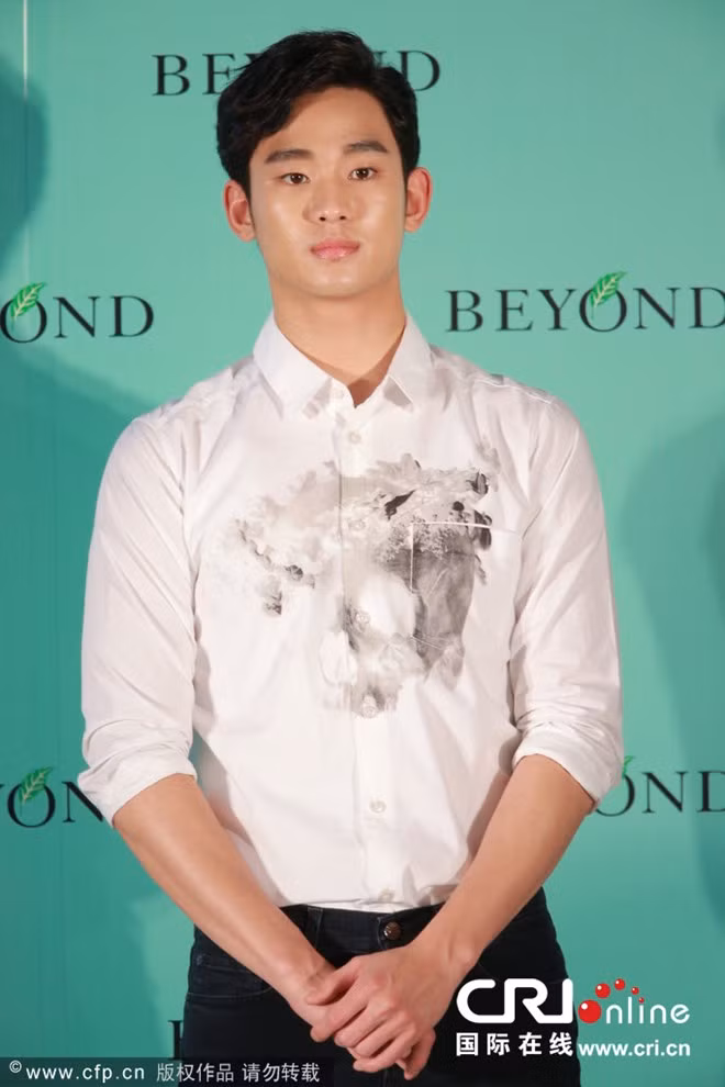 Để được nhìn thấy khuôn mắt "cứng đơ" này của Kim Soo hyun, fan phải bỏ ra 2,5 triệu đồng Để được nhìn thấy khuôn mắt "cứng đơ" này của Kim Soo hyun, fan phải bỏ ra 2,5 triệu đồng