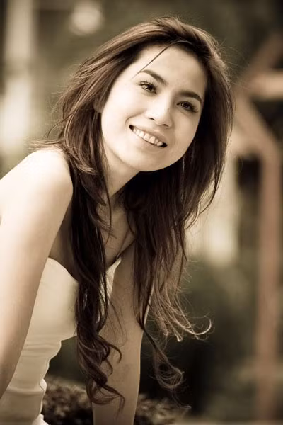 Bà Hồ Thị Tuệ - mẹ cầu thủ Công Vinh vui mừng vì con dâu Thủy Tiên đã mang bầu 3 tháng. Theo lời bà, sau khi Thủy Tiên sinh con thì sang năm 2013 mới tổ chức lễ cưới. Bà Hồ Thị Tuệ - mẹ cầu thủ Công Vinh vui mừng vì con dâu Thủy Tiên đã mang bầu 3 tháng. Theo lời bà, sau khi Thủy Tiên sinh con thì sang năm 2013 mới tổ chức lễ cưới.