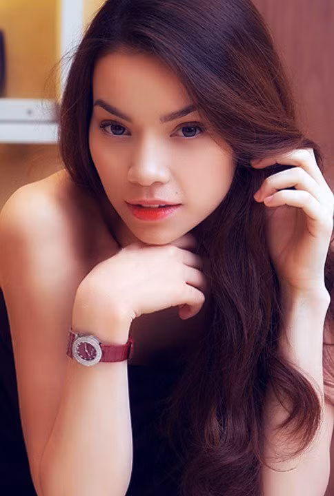 Hai cuộc thi The Voice và Vietnam Idol vốn đã căng thẳng từ khi bắt đầu khởi động cách đây vài tháng. Showbiz Việt đã lường trước được một cuộc chiến căng thẳng giữa 2 show truyền hình cực hot này khi cả hai kì kèo nhau từ giá trị giải thưởng (The Voice 500 triệu đồng cho người chiến thắng, Vietnam Idol nâng lên 600 triệu đồng cho người trụ lại cuối cùng) (Theo Kênh 14) Hai cuộc thi The Voice và Vietnam Idol vốn đã căng thẳng từ khi bắt đầu khởi động cách đây vài tháng. Showbiz Việt đã lường trước được một cuộc chiến căng thẳng giữa 2 show truyền hình cực hot này khi cả hai kì kèo nhau từ giá trị giải thưởng (The Voice 500 triệu đồng cho người chiến thắng, Vietnam Idol nâng lên 600 triệu đồng cho người trụ lại cuối cùng) (Theo Kênh 14)