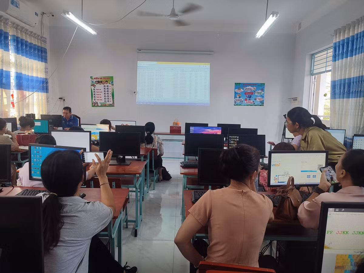 gdvn-tập huấn học bạ điện tử.jpg