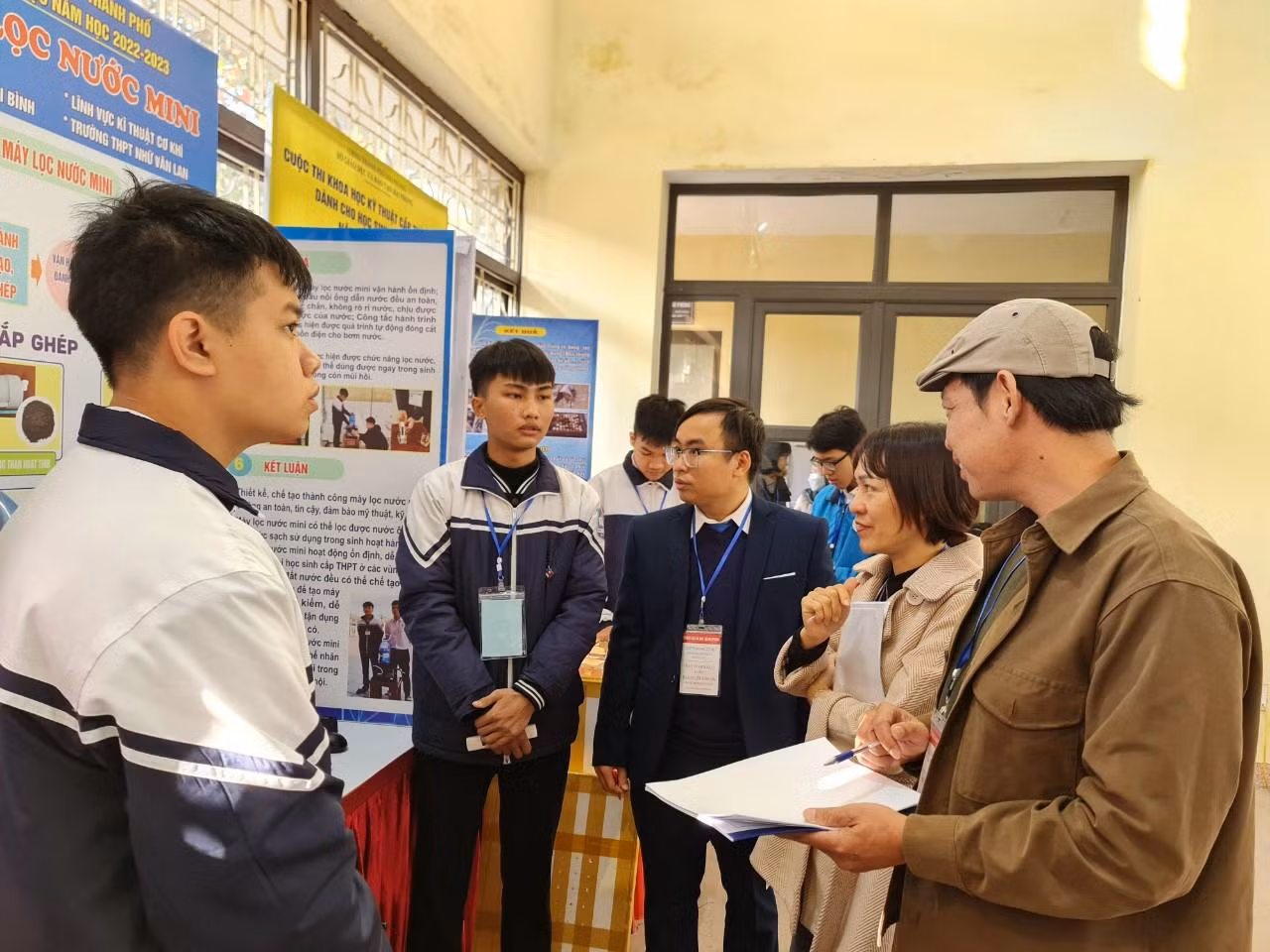 Ban giám khảo tổ chức chấm thi tại các dự án (Ảnh: Lã Tiến) Ban giám khảo tổ chức chấm thi tại các dự án (Ảnh: Lã Tiến)