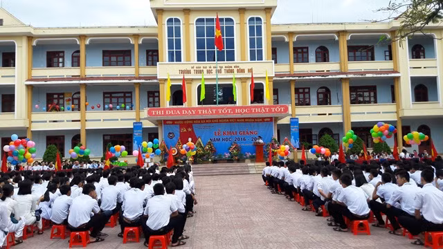 Lễ khai giảng tại trường THPT Đồng Hới Lễ khai giảng tại trường THPT Đồng Hới