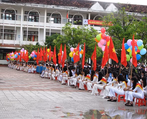 Lễ khai giảng tại trường THPT Quang Trung Lễ khai giảng tại trường THPT Quang Trung