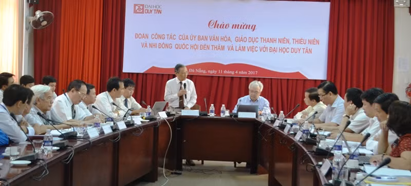 Trường Đại học Duy Tân cũng đưa ra nhiều kiến nghị, sửa đổi Luật giáo dục với đoàn giám sát Quốc hội. Ảnh: TT Trường Đại học Duy Tân cũng đưa ra nhiều kiến nghị, sửa đổi Luật giáo dục với đoàn giám sát Quốc hội. Ảnh: TT