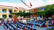 Một ngôi trường đạt chuẩn quốc gia (Ảnh minh họa từ baochinhphu.vn). Một ngôi trường đạt chuẩn quốc gia (Ảnh minh họa từ baochinhphu.vn).