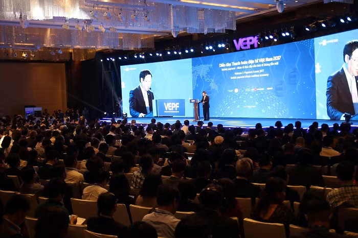 Với sự có mặt của tỷ phú Jack Ma, VEPF 2017 đã thu hút hàng trăm doanh nhân tham gia. Với sự có mặt của tỷ phú Jack Ma, VEPF 2017 đã thu hút hàng trăm doanh nhân tham gia.