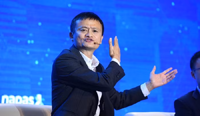 Tỷ phú Jack Ma tại Diễn đàn Thương mại Điện tử 2017 (VEPF). Tỷ phú Jack Ma tại Diễn đàn Thương mại Điện tử 2017 (VEPF).