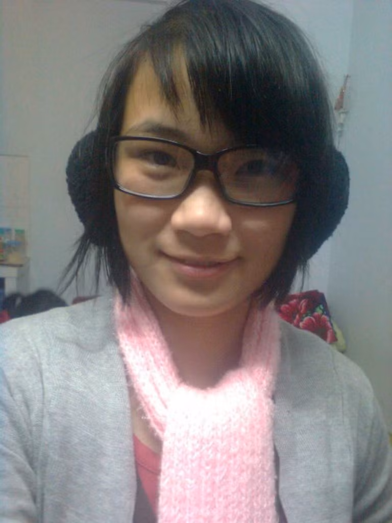 mình nhìn bề ngoài có vẻ khó tính..nhưng thật ra mình rất vui tính đấy...hihi:D.