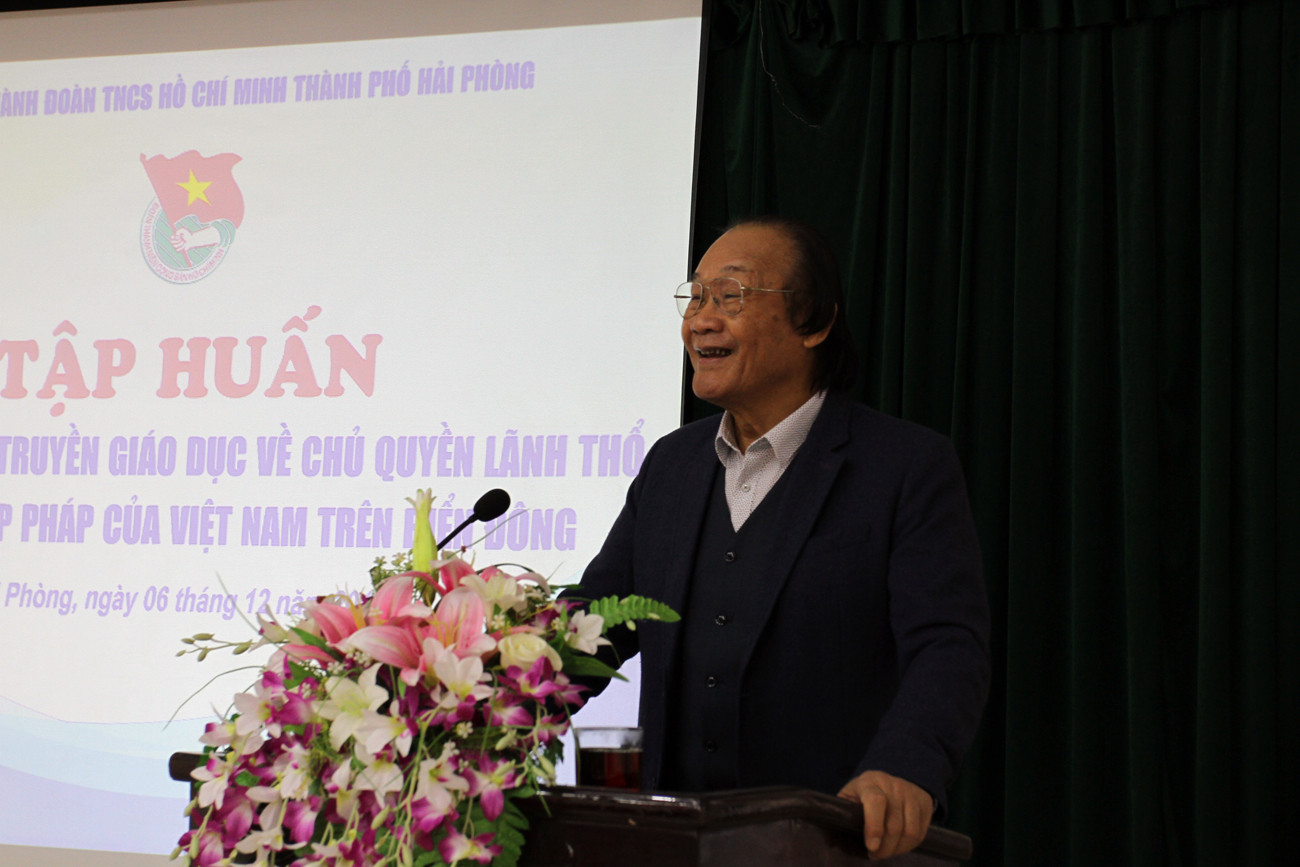 Tiến sĩ Trần Công Trục nhấn mạnh: Không phải Việt Nam sợ mà Việt Nam tôn trọng luật pháp quốc tế, tôn trọng chủ quyền lãnh thổ, quyền và lợi ích hợp pháp của quốc gia trên Biển Đông. (Ảnh: Lã Tiến) Tiến sĩ Trần Công Trục nhấn mạnh: Không phải Việt Nam sợ mà Việt Nam tôn trọng luật pháp quốc tế, tôn trọng chủ quyền lãnh thổ, quyền và lợi ích hợp pháp của quốc gia trên Biển Đông. (Ảnh: Lã Tiến)