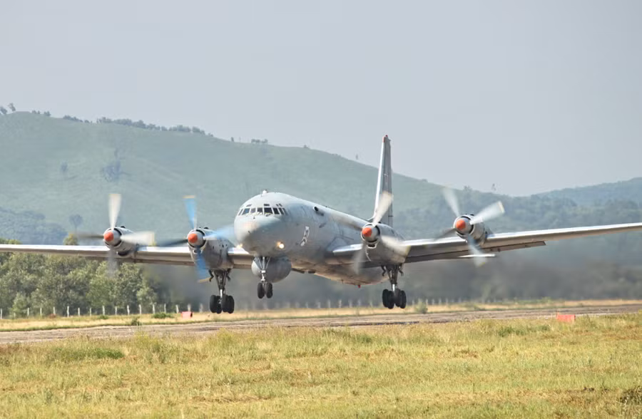 Máy bay tuần tra, chống tàu ngầm Il-38. Máy bay tuần tra, chống tàu ngầm Il-38.