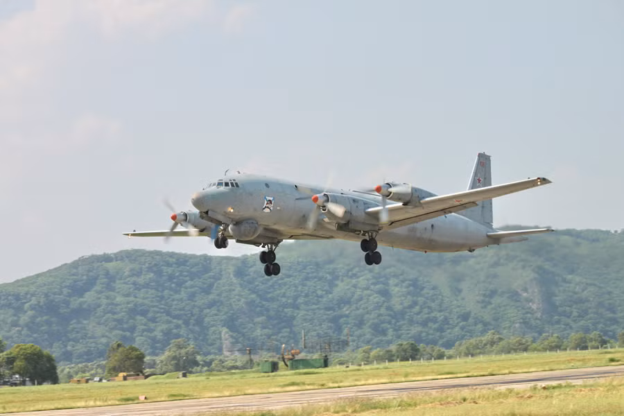 Máy bay tuần tra, chống tàu ngầm Il-38. Máy bay tuần tra, chống tàu ngầm Il-38.