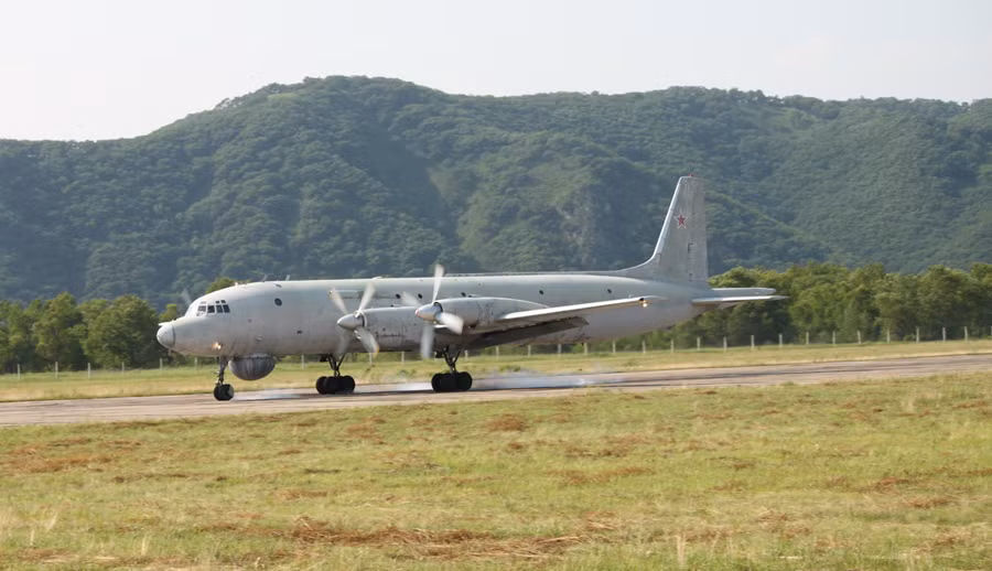 Máy bay tuần tra, chống tàu ngầm Il-38. Máy bay tuần tra, chống tàu ngầm Il-38.