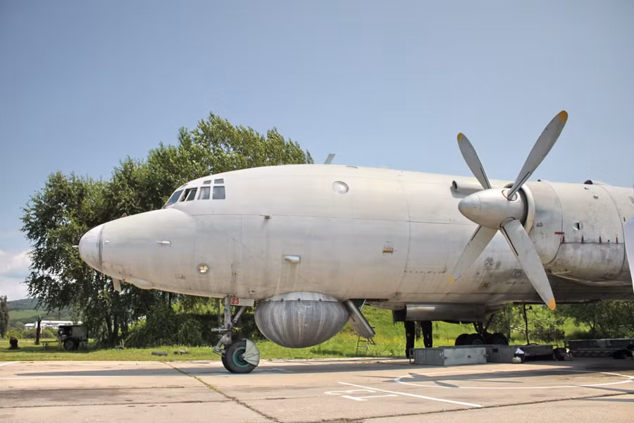 Máy bay tuần tra, chống tàu ngầm Il-38. Máy bay tuần tra, chống tàu ngầm Il-38.