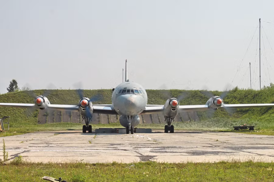 Máy bay tuần tra, chống tàu ngầm Il-38. Máy bay tuần tra, chống tàu ngầm Il-38.