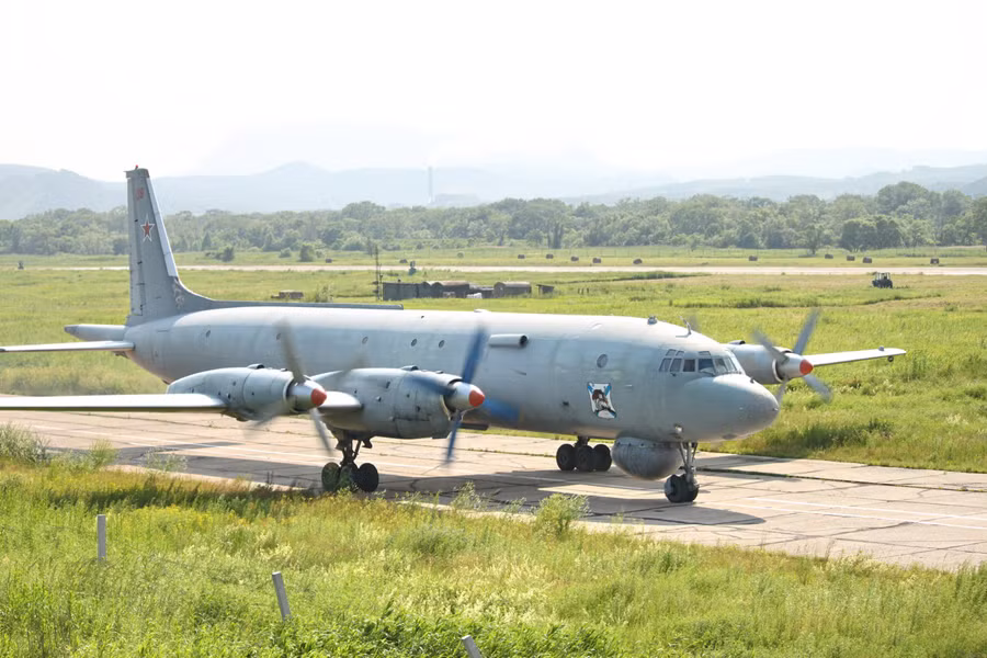 Máy bay tuần tra, chống tàu ngầm Il-38. Máy bay tuần tra, chống tàu ngầm Il-38.