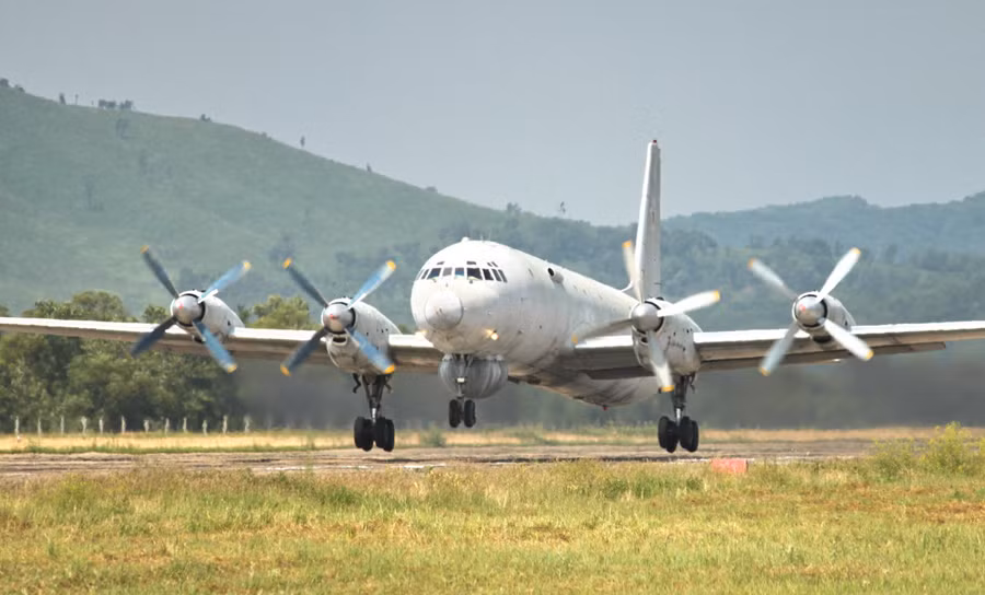 Máy bay tuần tra, chống tàu ngầm Il-38. Máy bay tuần tra, chống tàu ngầm Il-38.