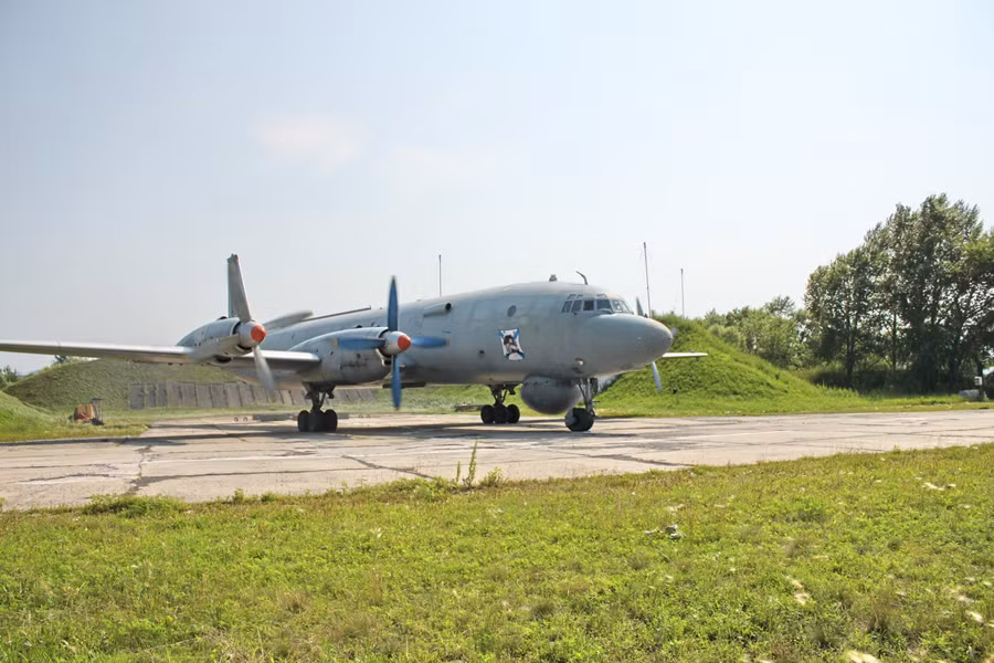 Máy bay tuần tra, chống tàu ngầm Il-38. Máy bay tuần tra, chống tàu ngầm Il-38.