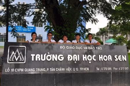 Cho tới nay, những căng thẳng, rắc rối xảy ra tại trường ĐH Hoa Sen vẫn chưa kết thúc. Cho tới nay, những căng thẳng, rắc rối xảy ra tại trường ĐH Hoa Sen vẫn chưa kết thúc.