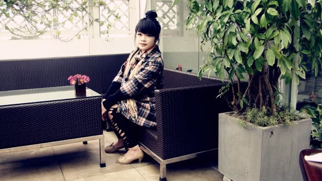 Mặc dù tên là Hiền nhưng theo đánh giá của mọi người thì Hiền không được hiền lắm theo đúng nghĩa. Nhưng vui tính , hài hước , cười hiền và thân thiện là những lời ưng nhất bạn bè giành cho Hiền Mặc dù tên là Hiền nhưng theo đánh giá của mọi người thì Hiền không được hiền lắm theo đúng nghĩa. Nhưng vui tính , hài hước , cười hiền và thân thiện là những lời ưng nhất bạn bè giành cho Hiền