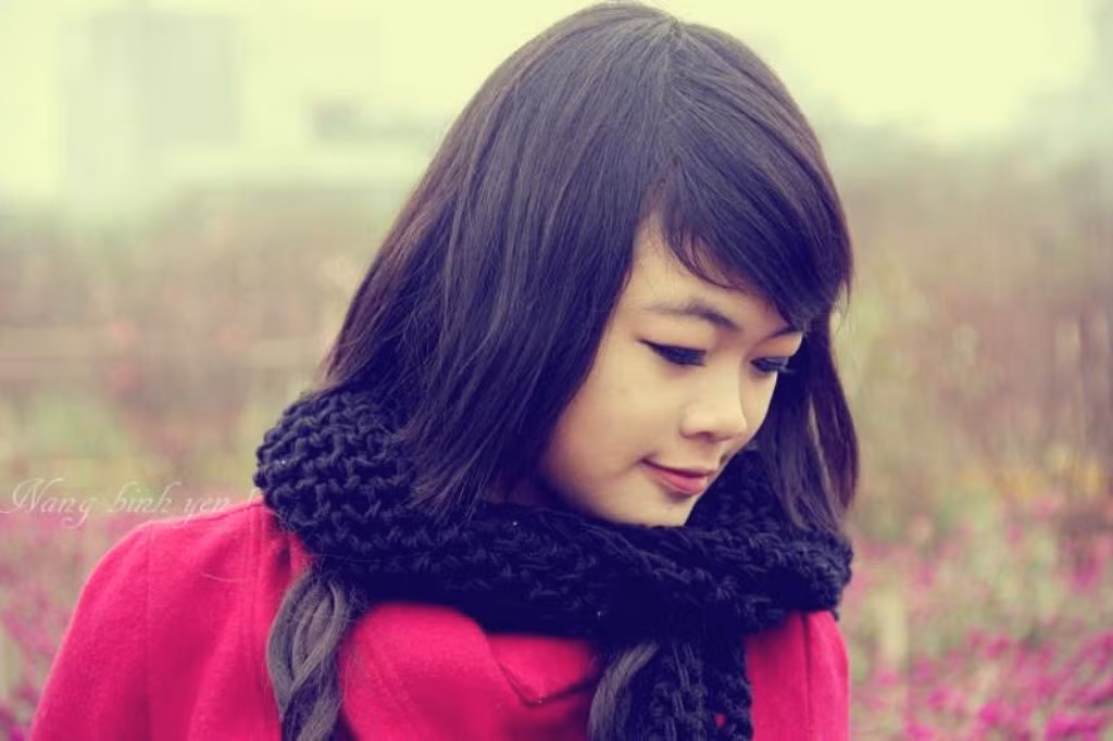 Hiền yêu màu trắng, rất thích màu hồng và thường kết hợp đồ theo gam màu ngẫu hững . Thích nuôi thú cưng và chăm chút cho vài "em" cây cảnh đáng yêu ngoài cửa sổ. Hiền yêu màu trắng, rất thích màu hồng và thường kết hợp đồ theo gam màu ngẫu hững . Thích nuôi thú cưng và chăm chút cho vài "em" cây cảnh đáng yêu ngoài cửa sổ.