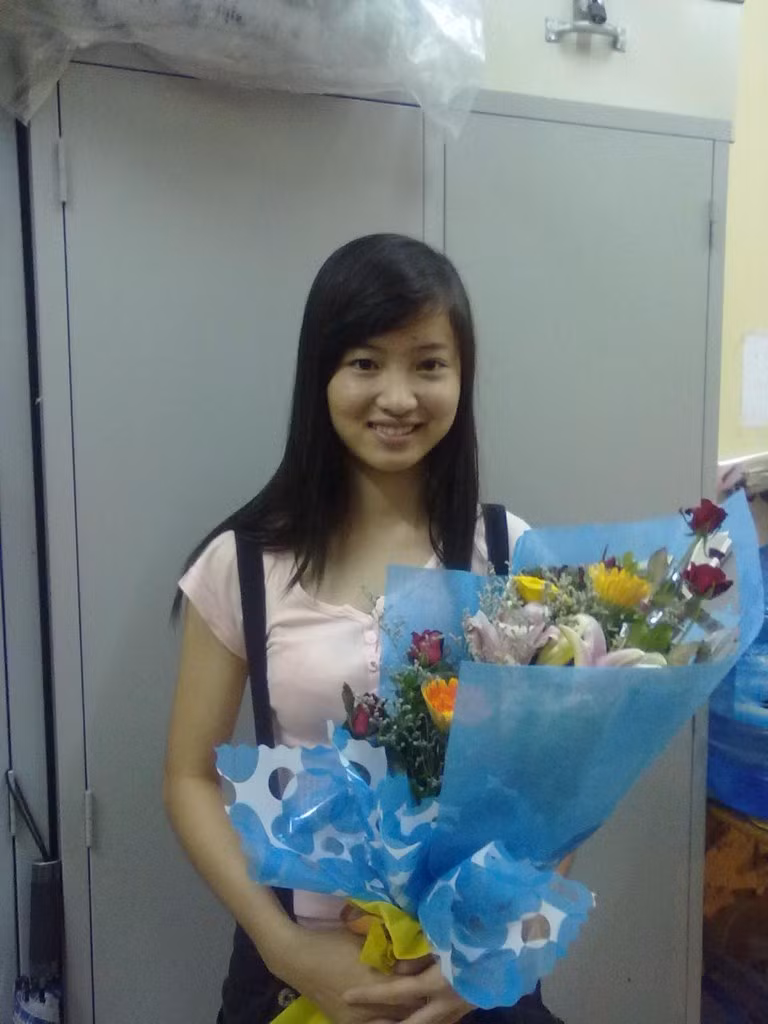 Sở thích: nghe nhạc, chụp ảnh, xem phim, nấu ăn, hát,đọc sách.....