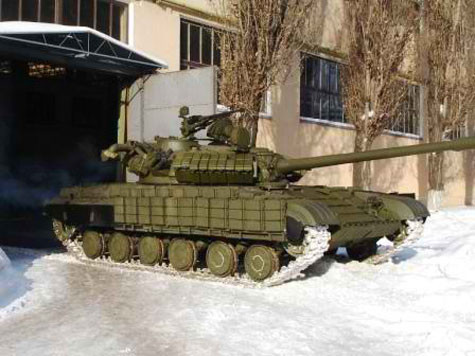 T-55-64 được gắn thêm những tấm giáp quanh tháp pháo. T-55-64 được gắn thêm những tấm giáp quanh tháp pháo.
