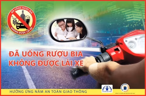 Để giảm tai nạn giao thông liên quan đến rượu bia quan trọng nhất là phải tuyên truyền nâng cao nhận thức người dân về tác hại của rượu bia khi lái xe - ảnh nguồn: Báo Công an nhân dân Để giảm tai nạn giao thông liên quan đến rượu bia quan trọng nhất là phải tuyên truyền nâng cao nhận thức người dân về tác hại của rượu bia khi lái xe - ảnh nguồn: Báo Công an nhân dân