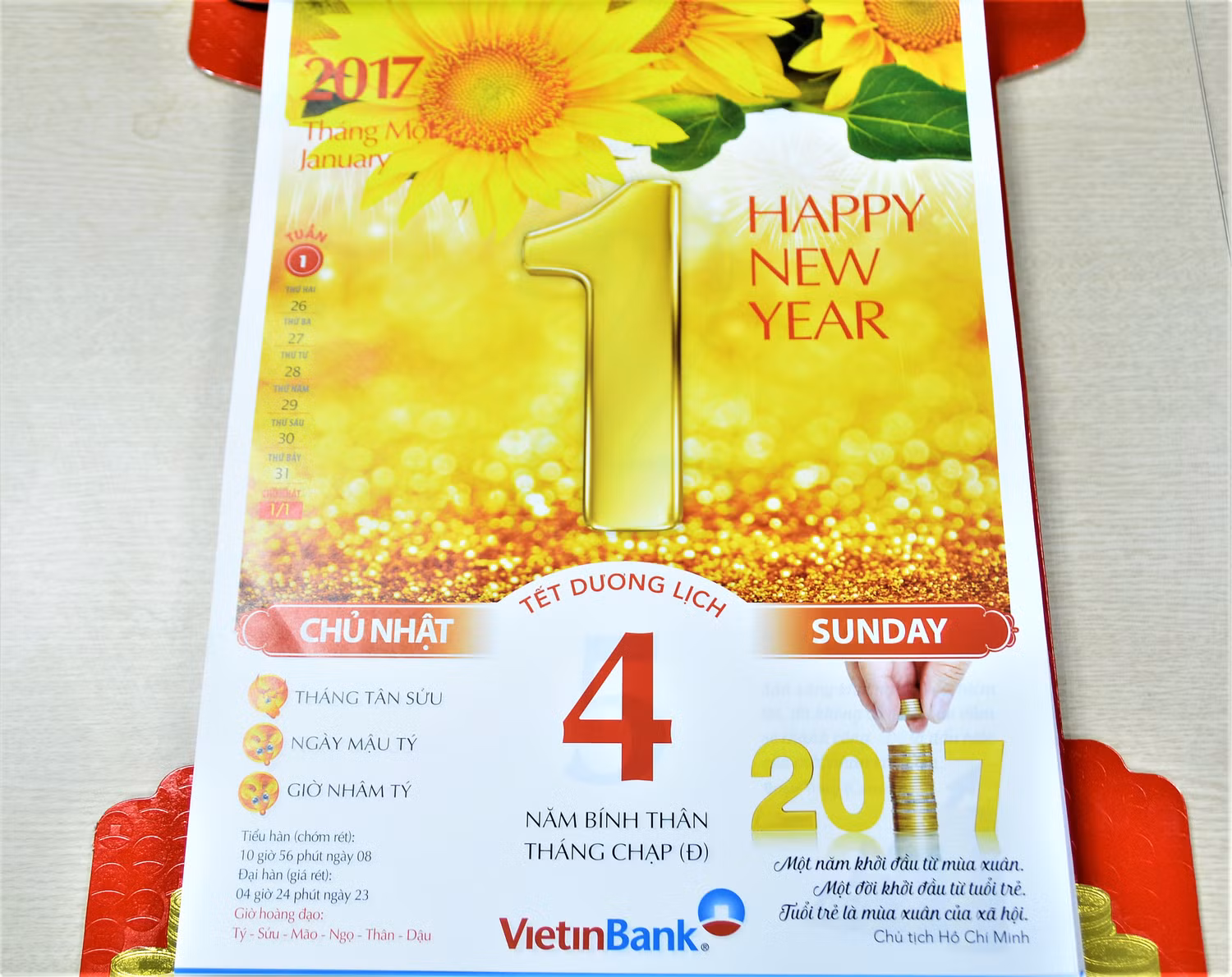 Thiết kế và mầu sắc bộ lịch block Đinh Dậu 2017 của VietinBank tinh tế và bắt mắt.