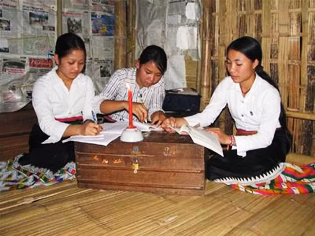 Thắp nến để tìm kiếm con chữ. <<NỮ SINH CĐ DU LỊCH ĐẸP DỊU DÀNG TRONG NẮNG THU <<VẺ ĐẸP KIÊU SA CỦA HOT GIRL CĐ TRUYỀN HÌNH HÀ NỘI <<Á KHÔI CĐ TRUYỀN HÌNH TRỊNH THU THẢO ĐẸP RẠNG NGỜI ĐÓN TRUNG THU <<HOTGIRL CẨM TÚ ĐẸP LÃNG MẠN TRONG SẮC MÀU HOA CỎ