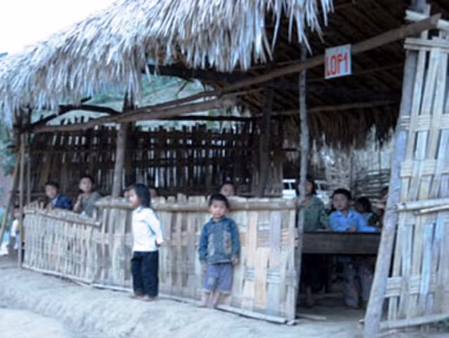Lớp học có thể mất nếu có trận gió to. <<NỮ SINH CĐ DU LỊCH ĐẸP DỊU DÀNG TRONG NẮNG THU <<VẺ ĐẸP KIÊU SA CỦA HOT GIRL CĐ TRUYỀN HÌNH HÀ NỘI <<Á KHÔI CĐ TRUYỀN HÌNH TRỊNH THU THẢO ĐẸP RẠNG NGỜI ĐÓN TRUNG THU <<HOTGIRL CẨM TÚ ĐẸP LÃNG MẠN TRONG SẮC MÀU HOA CỎ
