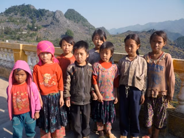 Đến trường với bộ quần áo bẩn và rách nát. NHỮNG NỖI KHỔ CỦA HỌC SINH VIỆT NAM (P2) <<NỮ SINH CĐ DU LỊCH ĐẸP DỊU DÀNG TRONG NẮNG THU <<VẺ ĐẸP KIÊU SA CỦA HOT GIRL CĐ TRUYỀN HÌNH HÀ NỘI Đến trường với bộ quần áo bẩn và rách nát. NHỮNG NỖI KHỔ CỦA HỌC SINH VIỆT NAM (P2) <<NỮ SINH CĐ DU LỊCH ĐẸP DỊU DÀNG TRONG NẮNG THU <<VẺ ĐẸP KIÊU SA CỦA HOT GIRL CĐ TRUYỀN HÌNH HÀ NỘI