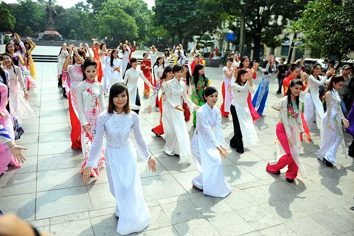 Chùm ảnh: Nữ sinh Imiss nhảy flashmob gắn kết yêu thương ảnh 3