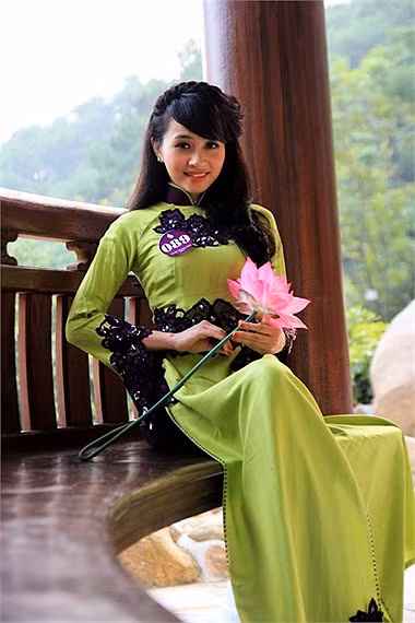 Vẻ đẹp dung dị mà khiến lòng người xao xuyến. >>Những nữ sinh diện áo dài đẹp hơn vẻ xuân thì của Mai Phương Thúy (P26) >>Những nữ sinh diện áo dài đẹp hơn vẻ xuân thì của Mai Phương Thúy (P25) >>Midu đẹp tinh khôi giữa phố Sài Gòn >>Nữ sinh HV Báo chí và Tuyên truyền khoe nét thanh tân, quyến rũ Vẻ đẹp dung dị mà khiến lòng người xao xuyến. >>Những nữ sinh diện áo dài đẹp hơn vẻ xuân thì của Mai Phương Thúy (P26) >>Những nữ sinh diện áo dài đẹp hơn vẻ xuân thì của Mai Phương Thúy (P25) >>Midu đẹp tinh khôi giữa phố Sài Gòn >>Nữ sinh HV Báo chí và Tuyên truyền khoe nét thanh tân, quyến rũ