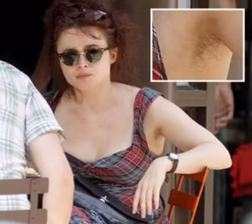 Chiếc váy hở nách khiến Helena Bonham Carter vô tình lộ ra nhược điểm